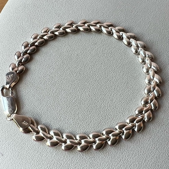 925 Sterling Silver Heart Design Bracelet - Picture 9 of 16